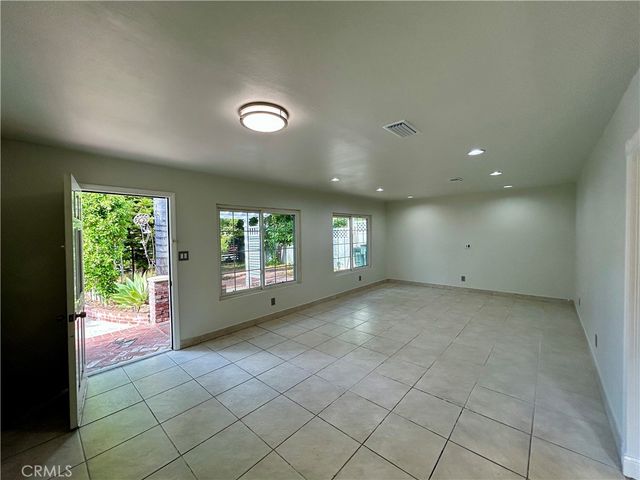 3132 Estado Street, Pasadena, CA 91107