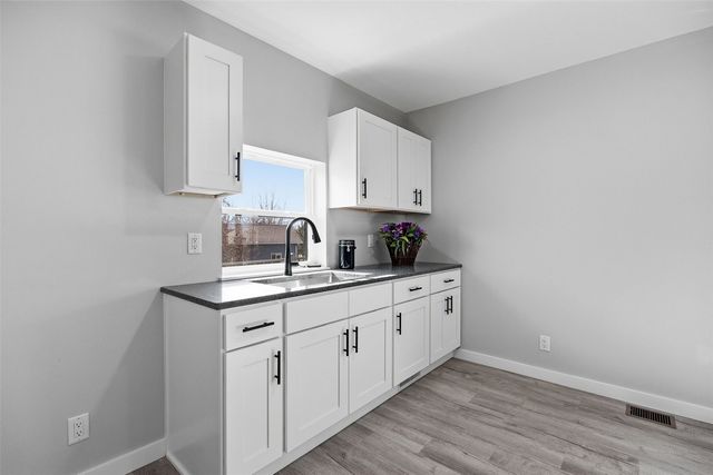 714 Regal Ridge Court, Lisbon, IA 52253