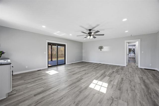 714 Regal Ridge Court, Lisbon, IA 52253