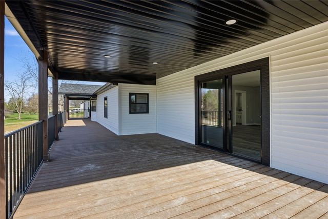 714 Regal Ridge Court, Lisbon, IA 52253