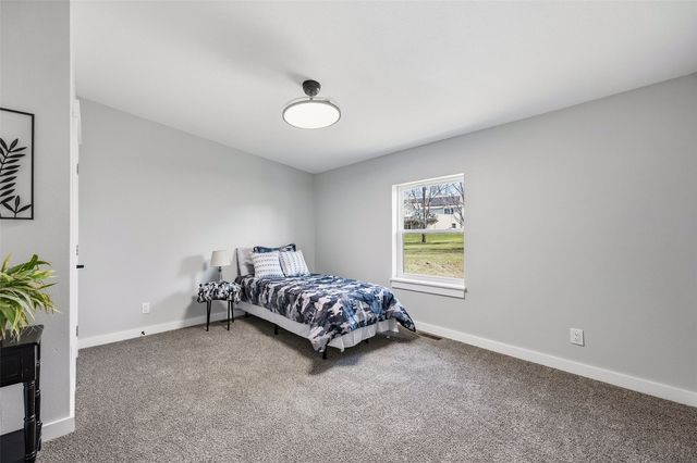 714 Regal Ridge Court, Lisbon, IA 52253