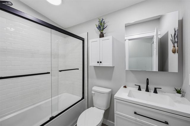 714 Regal Ridge Court, Lisbon, IA 52253