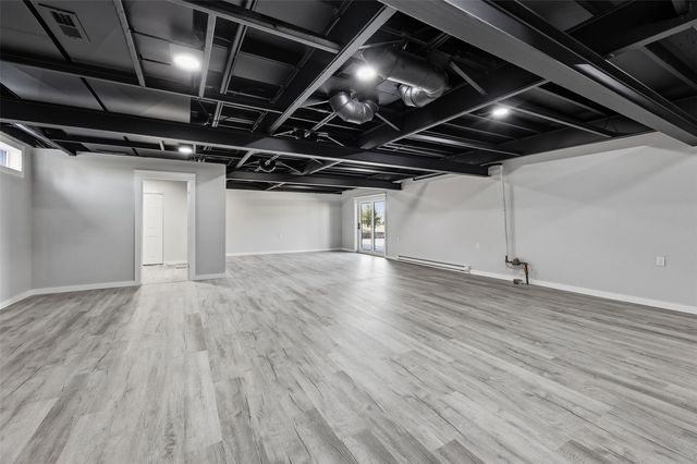 714 Regal Ridge Court, Lisbon, IA 52253