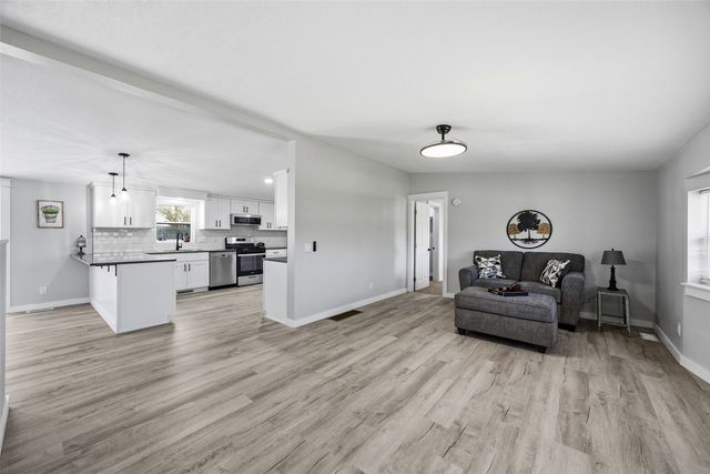 714 Regal Ridge Court, Lisbon, IA 52253