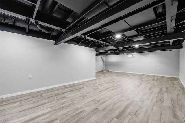 714 Regal Ridge Court, Lisbon, IA 52253