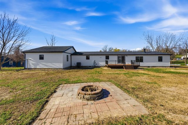 714 Regal Ridge Court, Lisbon, IA 52253