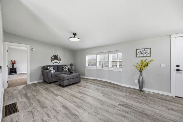 714 Regal Ridge Court, Lisbon, IA 52253