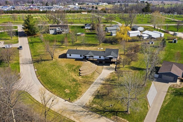 714 Regal Ridge Court, Lisbon, IA 52253