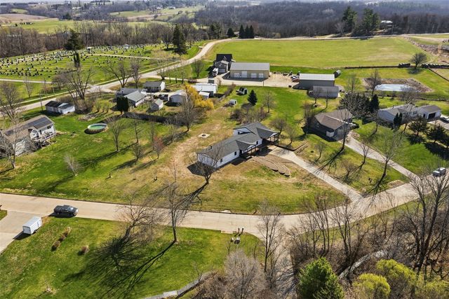 714 Regal Ridge Court, Lisbon, IA 52253