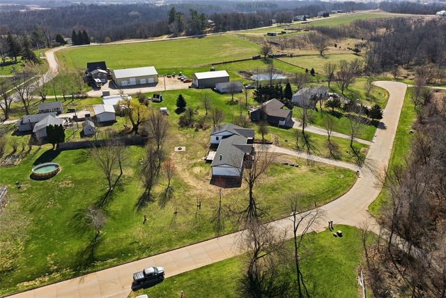 714 Regal Ridge Court, Lisbon, IA 52253