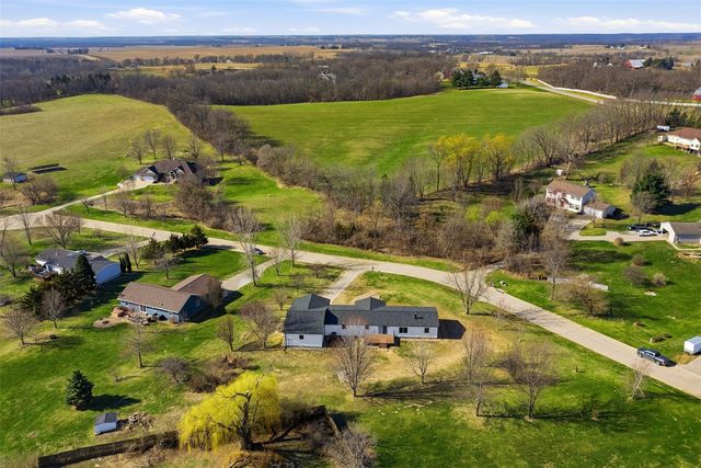 714 Regal Ridge Court, Lisbon, IA 52253