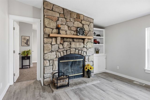 714 Regal Ridge Court, Lisbon, IA 52253