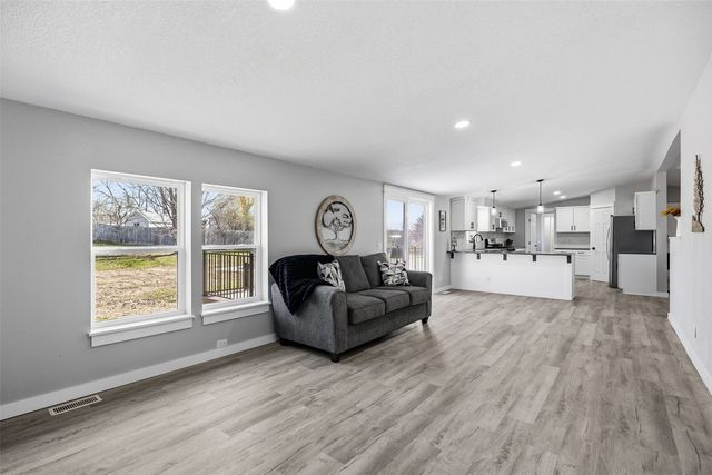 714 Regal Ridge Court, Lisbon, IA 52253