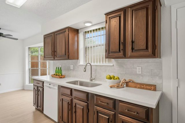 11502 Elmcroft Drive, Houston, TX 77099