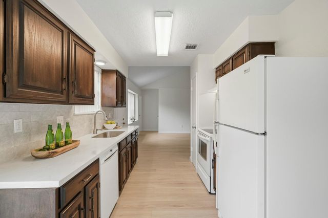 11502 Elmcroft Drive, Houston, TX 77099