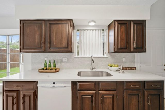 11502 Elmcroft Drive, Houston, TX 77099