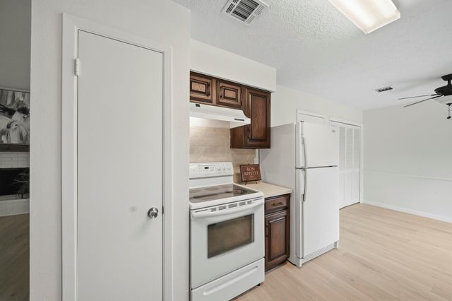 11502 Elmcroft Drive, Houston, TX 77099