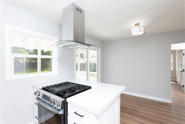 3285 N Mountain View, San Bernardino, CA 92405