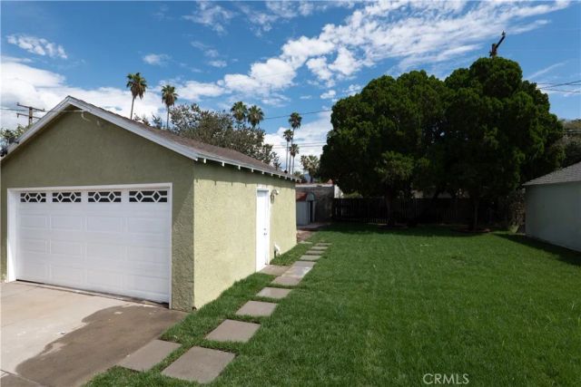3285 N Mountain View, San Bernardino, CA 92405
