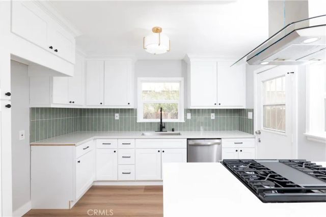 3285 N Mountain View, San Bernardino, CA 92405