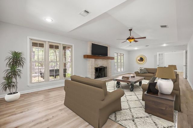 1100 Chapparal DR, Wimberley, TX 78676