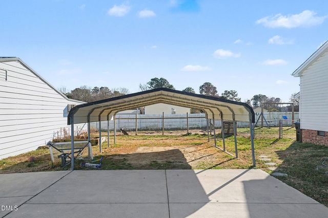 18 Vuncannon Drive, Fuquay Varina, NC 27526