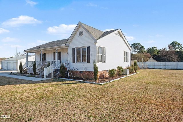 18 Vuncannon Drive, Fuquay Varina, NC 27526