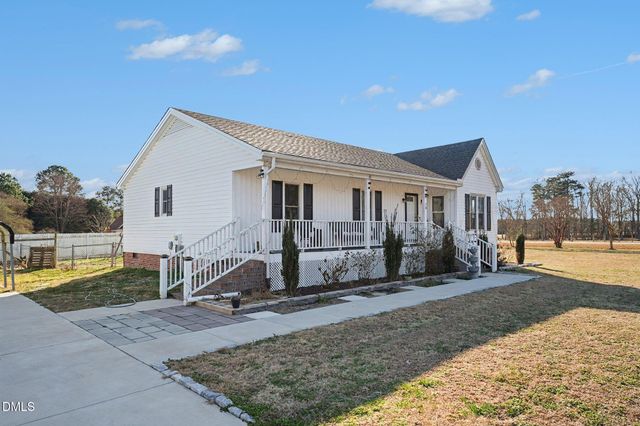 18 Vuncannon Drive, Fuquay Varina, NC 27526