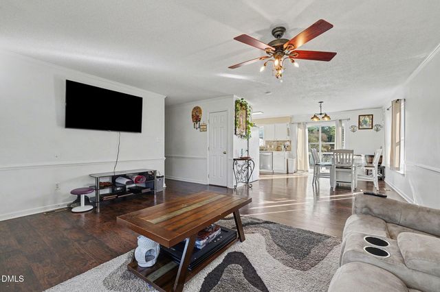 18 Vuncannon Drive, Fuquay Varina, NC 27526