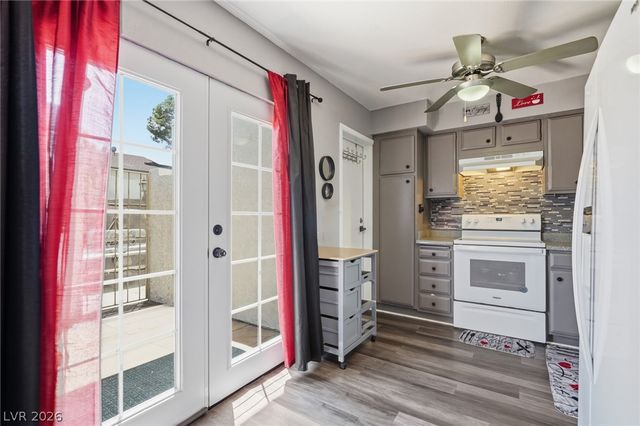 624 Brookway Lane, Las Vegas, NV 89169