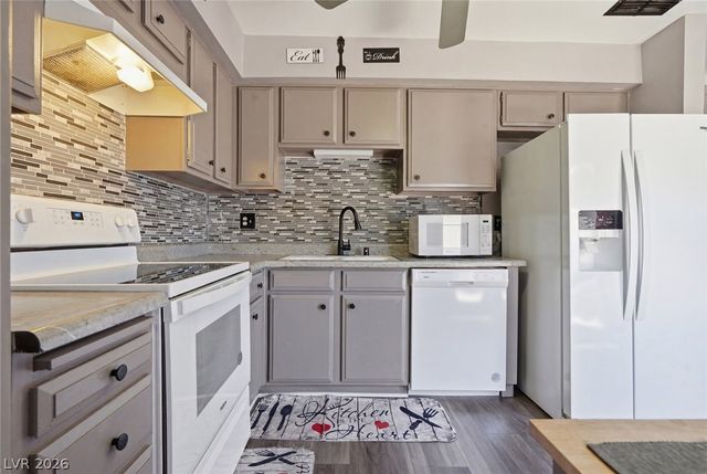 624 Brookway Lane, Las Vegas, NV 89169