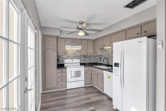 624 Brookway Lane, Las Vegas, NV 89169