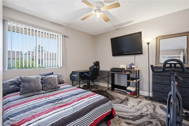 624 Brookway Lane, Las Vegas, NV 89169