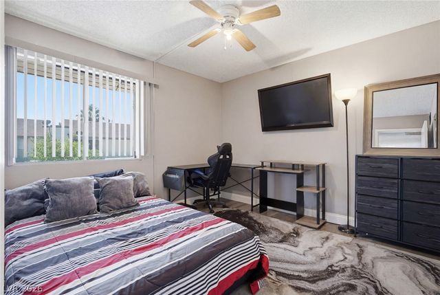 624 Brookway Lane, Las Vegas, NV 89169