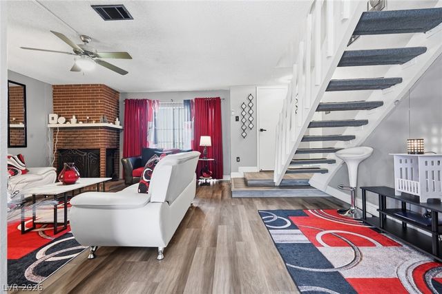624 Brookway Lane, Las Vegas, NV 89169