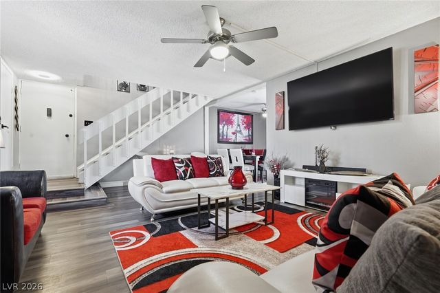 624 Brookway Lane, Las Vegas, NV 89169