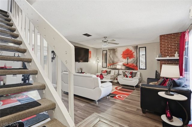 624 Brookway Lane, Las Vegas, NV 89169