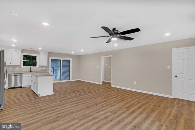 5008 E CHESTNUT FORK RD, Gloucester, VA 23061