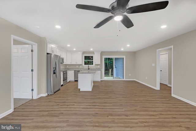 5008 E CHESTNUT FORK RD, Gloucester, VA 23061