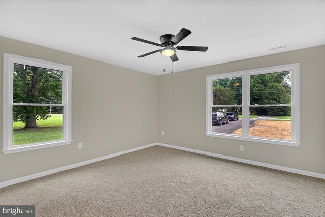 5008 E CHESTNUT FORK RD, Gloucester, VA 23061