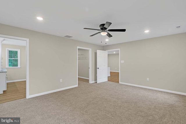 5008 E CHESTNUT FORK RD, Gloucester, VA 23061