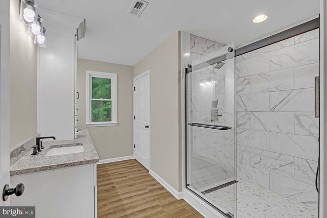 5008 E CHESTNUT FORK RD, Gloucester, VA 23061