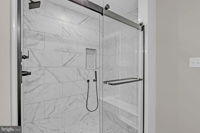 5008 E CHESTNUT FORK RD, Gloucester, VA 23061