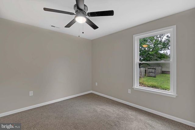 5008 E CHESTNUT FORK RD, Gloucester, VA 23061