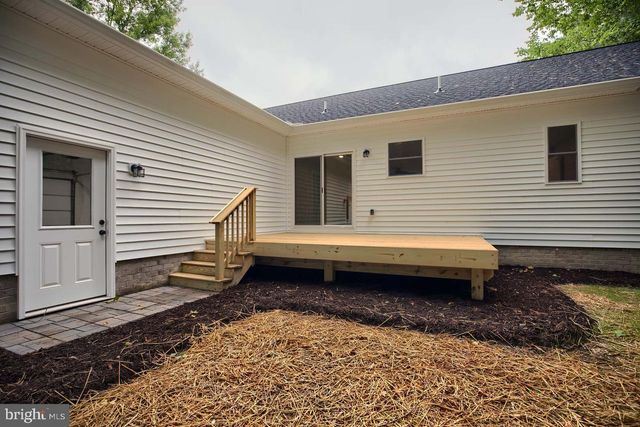 5008 E CHESTNUT FORK RD, Gloucester, VA 23061