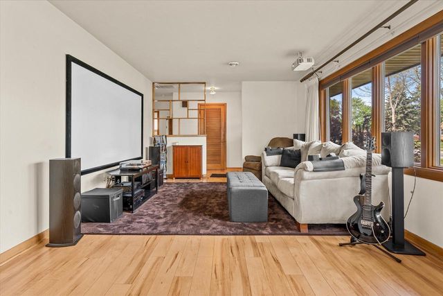 916 Grand AVENUE, Waukesha, WI 53186