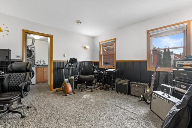 916 Grand AVENUE, Waukesha, WI 53186