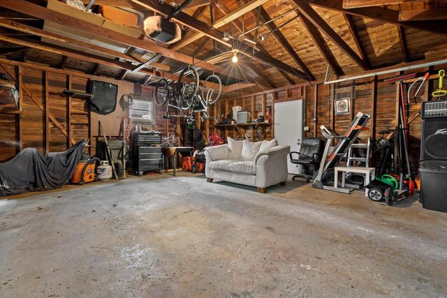 916 Grand AVENUE, Waukesha, WI 53186