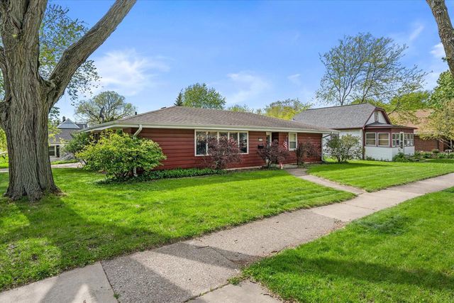 916 Grand AVENUE, Waukesha, WI 53186