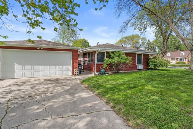 916 Grand AVENUE, Waukesha, WI 53186